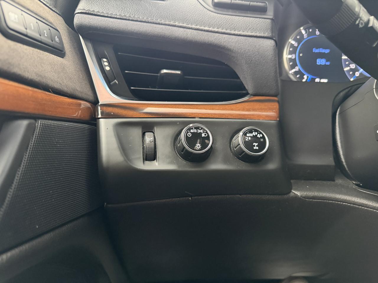 Cadillac Escalade ESV 4WD 4dr Luxury 2018