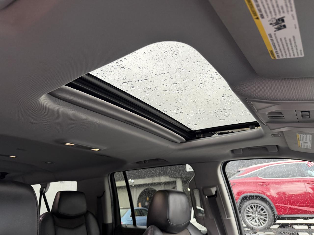 Cadillac Escalade ESV 4WD 4dr Luxury 2018