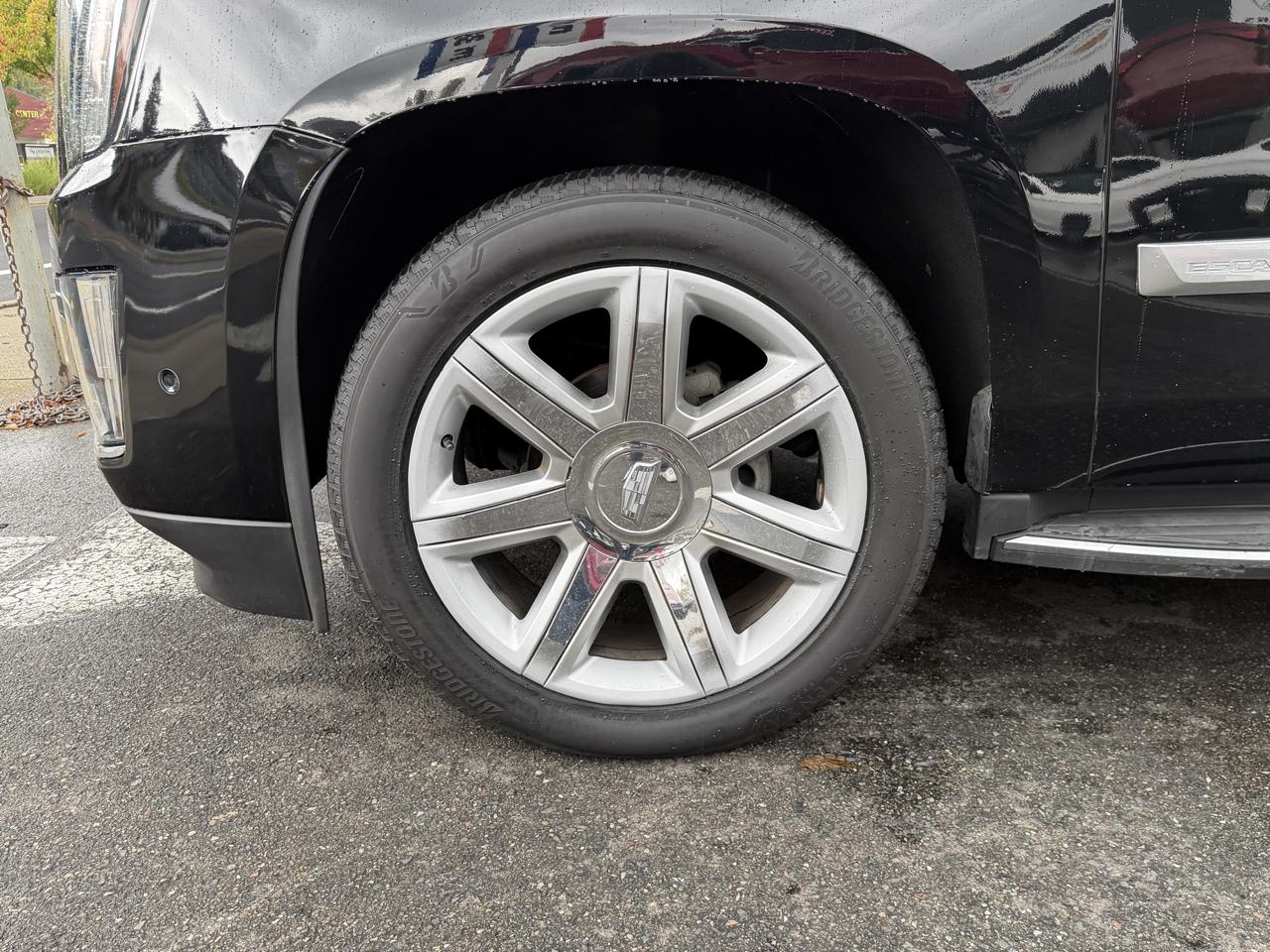 Cadillac Escalade ESV 4WD 4dr Luxury 2018