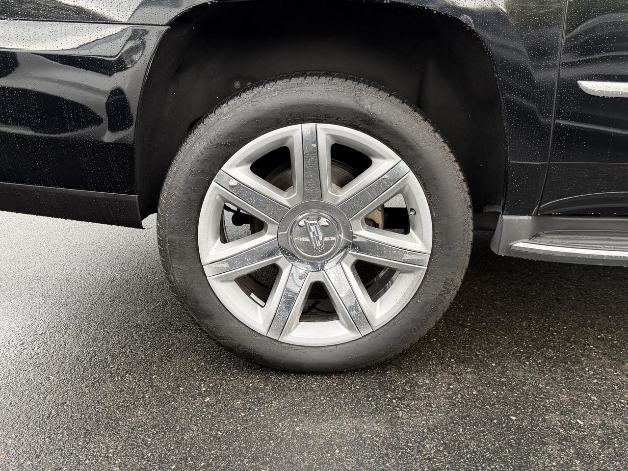 Cadillac Escalade ESV 4WD 4dr Luxury 2018