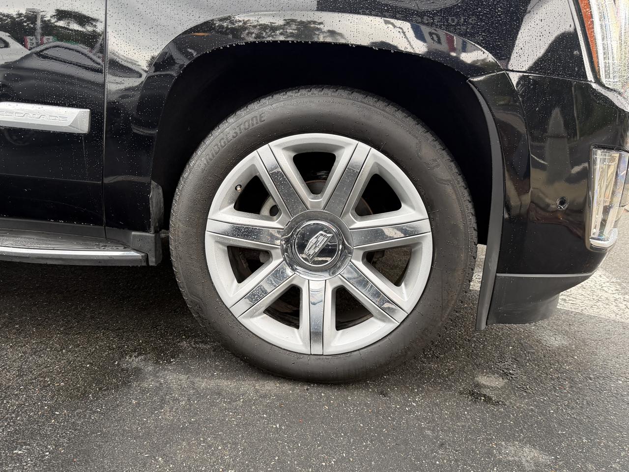 Cadillac Escalade ESV 4WD 4dr Luxury 2018