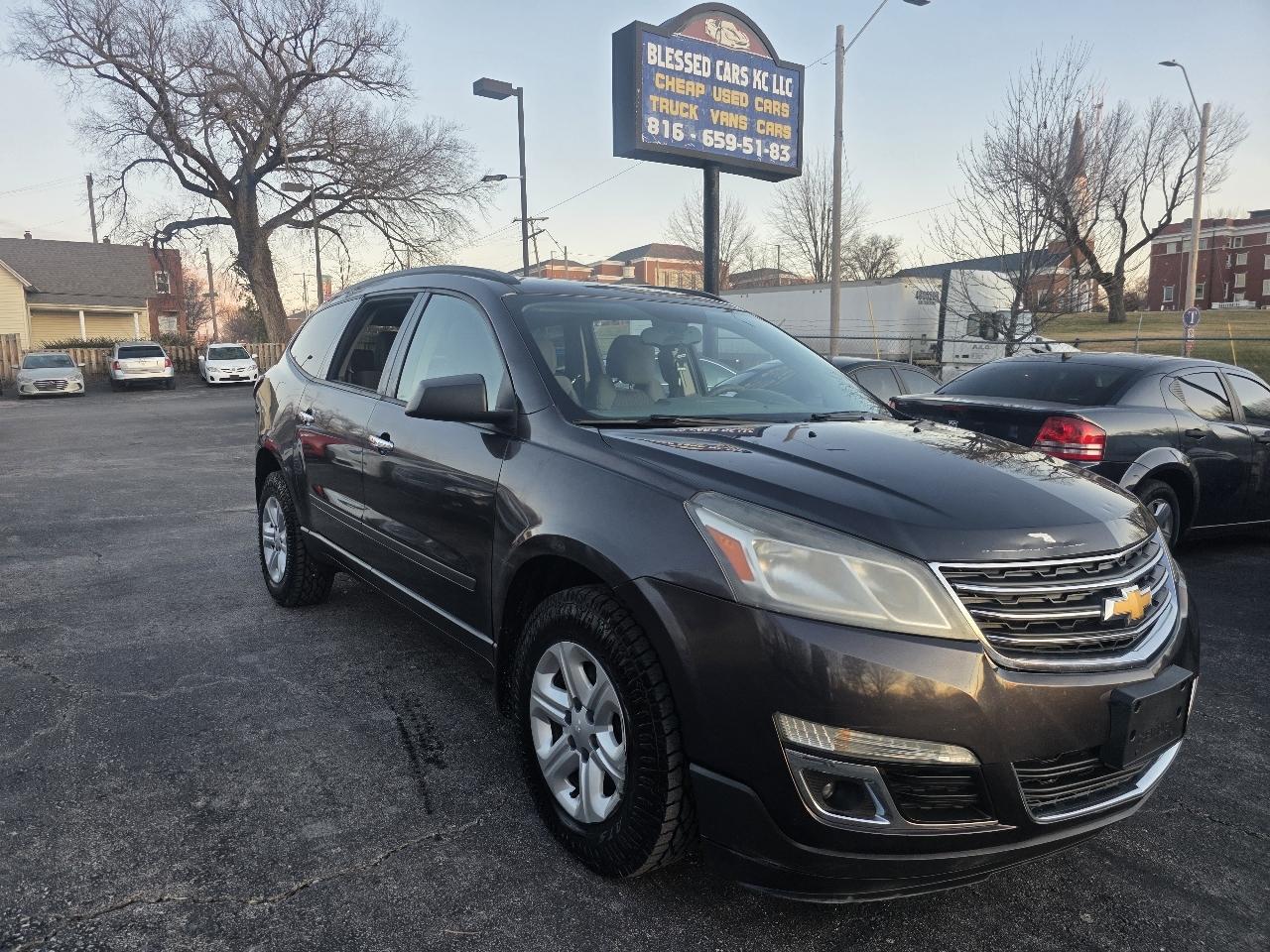 2017 Chevrolet Traverse LS FWD w/PDC