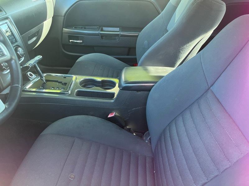 Dodge Challenger 2dr Cpe 2012