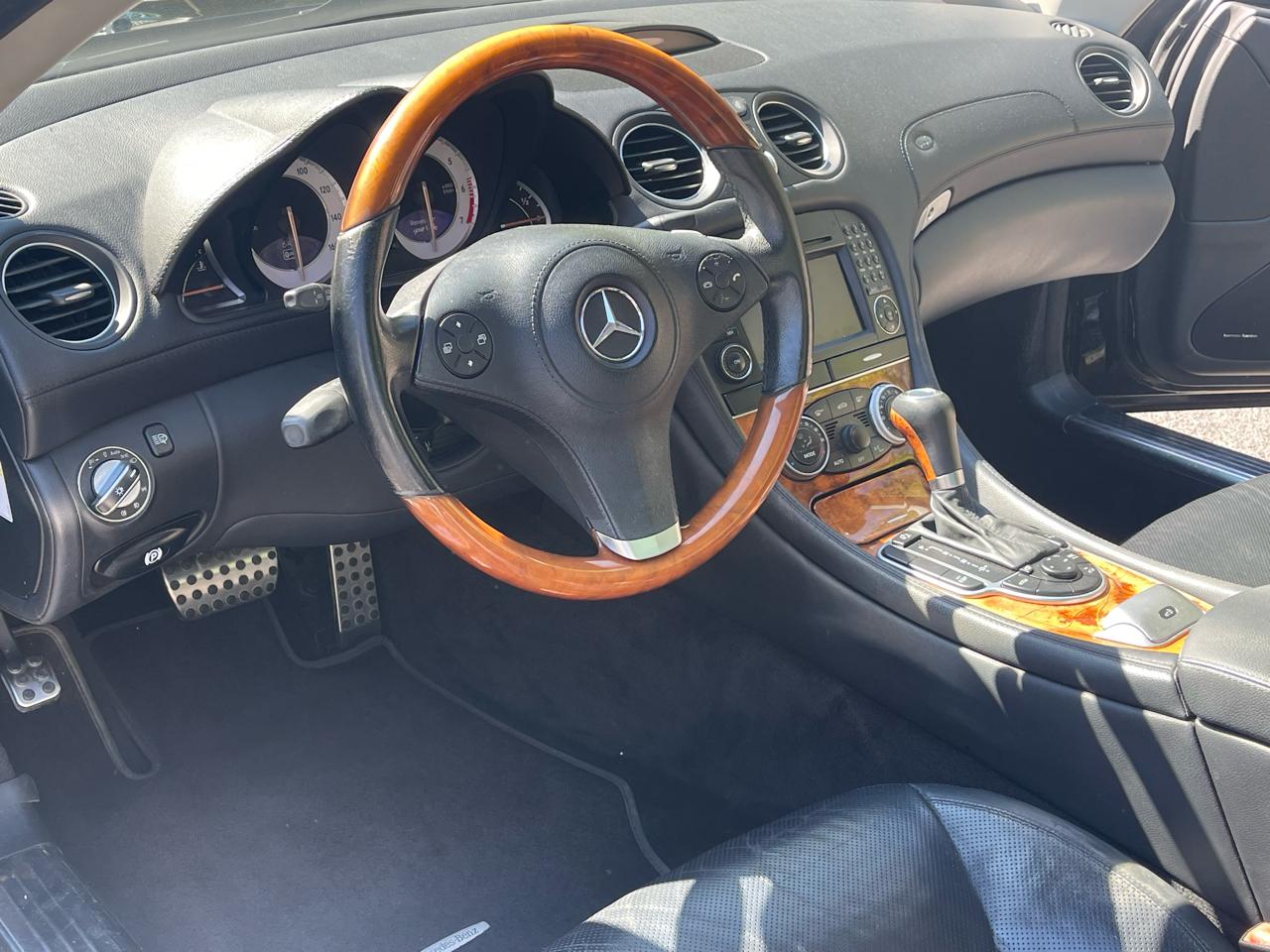 Mercedes-Benz SL-Class SL550 2009