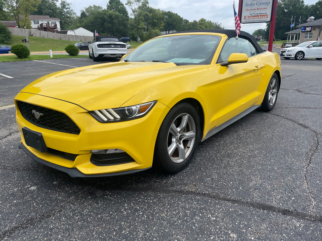 Used 2016 Ford Mustang 2dr Conv for Sale in Whiteland IN 46184 3Wide
