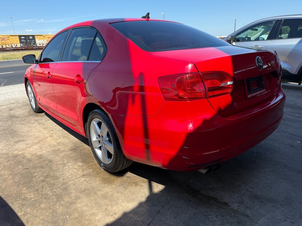 2014 Volkswagen Jetta TDI photo 2