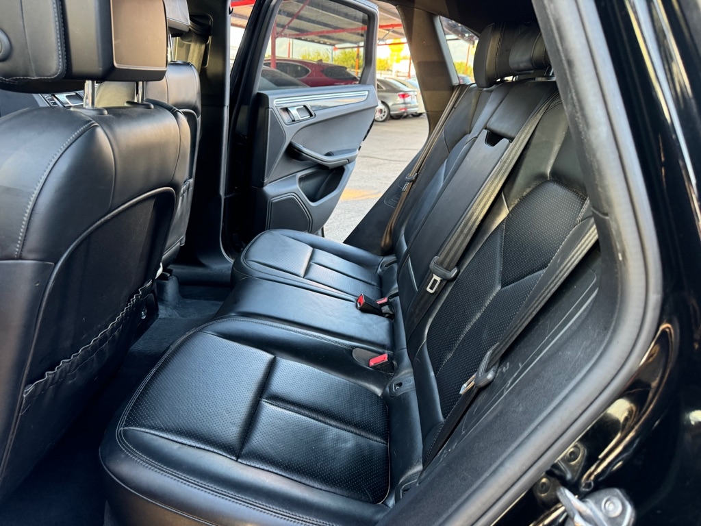 Porsche Macan GTS 2018 Porsche Macan GTS 2018