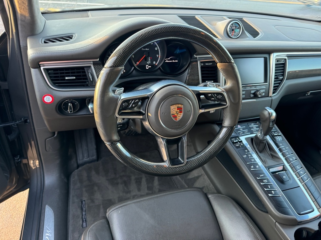 Porsche Macan Turbo 2015 Porsche Macan Turbo 2015