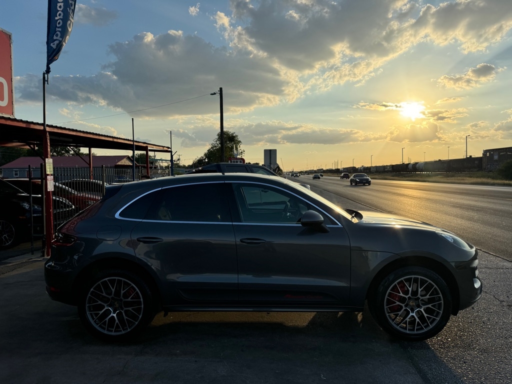 Porsche Macan Turbo 2015 Porsche Macan Turbo 2015