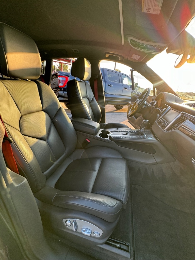 Porsche Macan Turbo 2015 Porsche Macan Turbo 2015