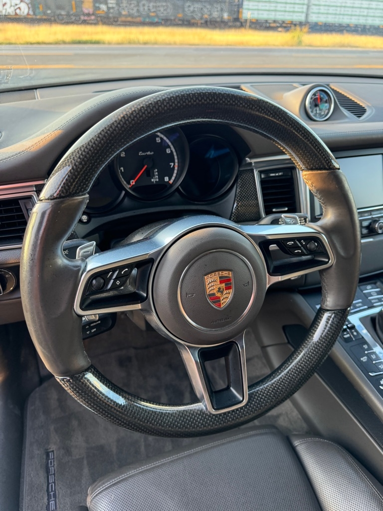 Porsche Macan Turbo 2015 Porsche Macan Turbo 2015