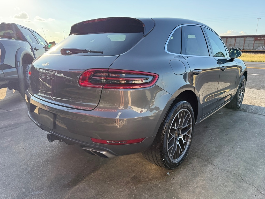 Porsche Macan Turbo 2015 Porsche Macan Turbo 2015