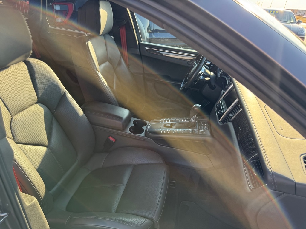 Porsche Macan Turbo 2015 Porsche Macan Turbo 2015