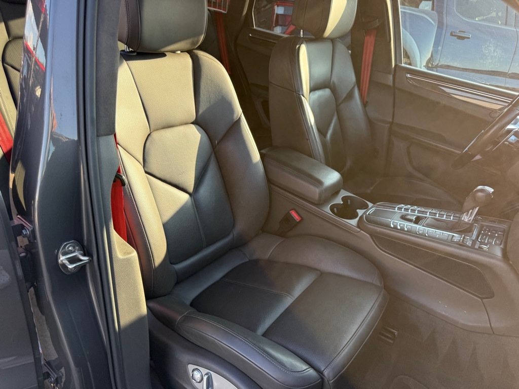 Porsche Macan Turbo 2015 Porsche Macan Turbo 2015