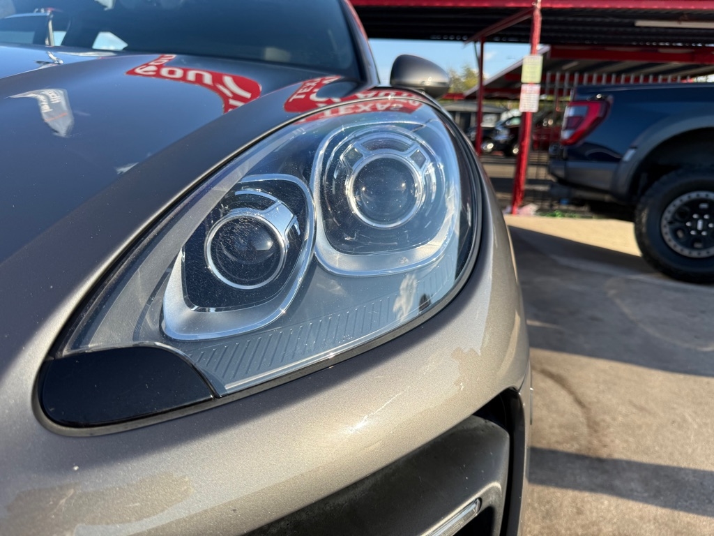 Porsche Macan Turbo 2015 Porsche Macan Turbo 2015