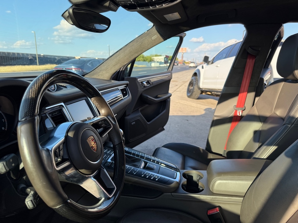 Porsche Macan Turbo 2015 Porsche Macan Turbo 2015