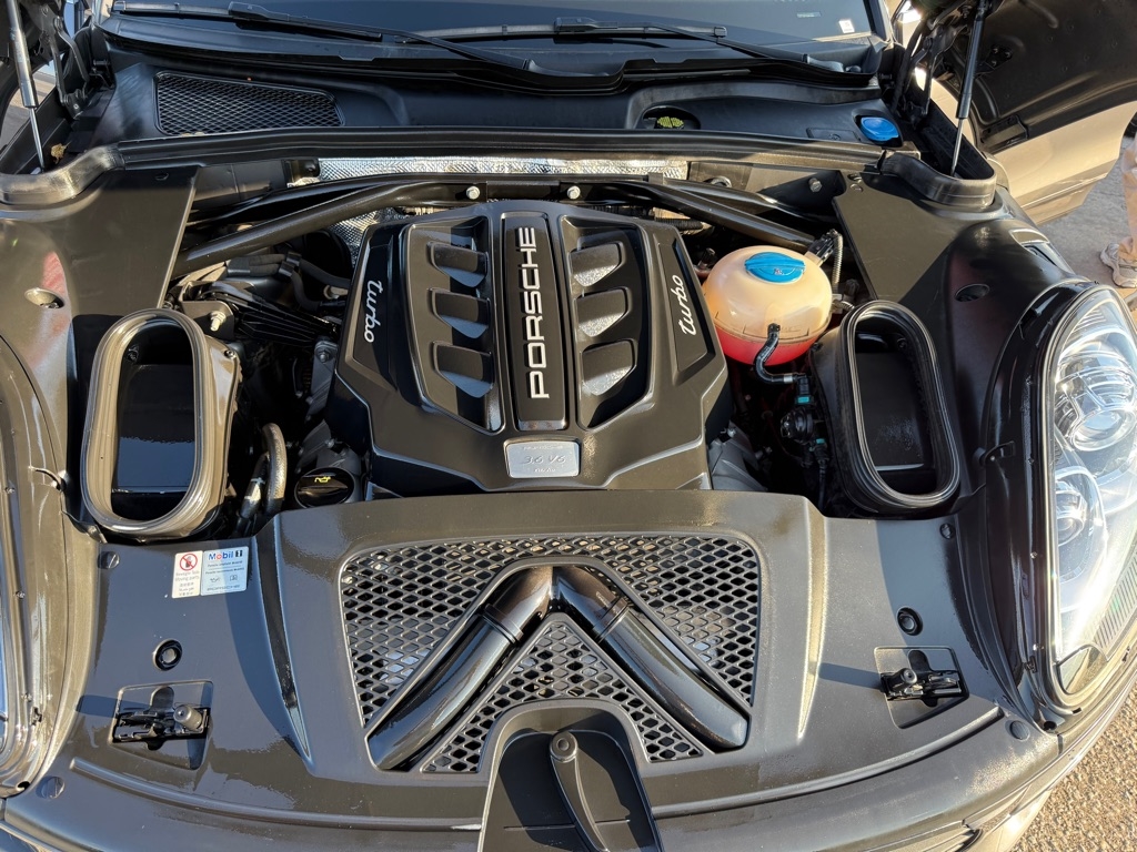 Porsche Macan Turbo 2015 Porsche Macan Turbo 2015