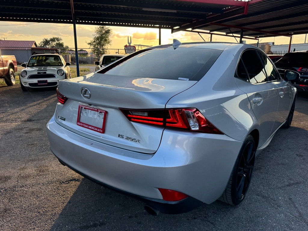 Lexus IS 200t 2016 Lexus IS 200t 2016