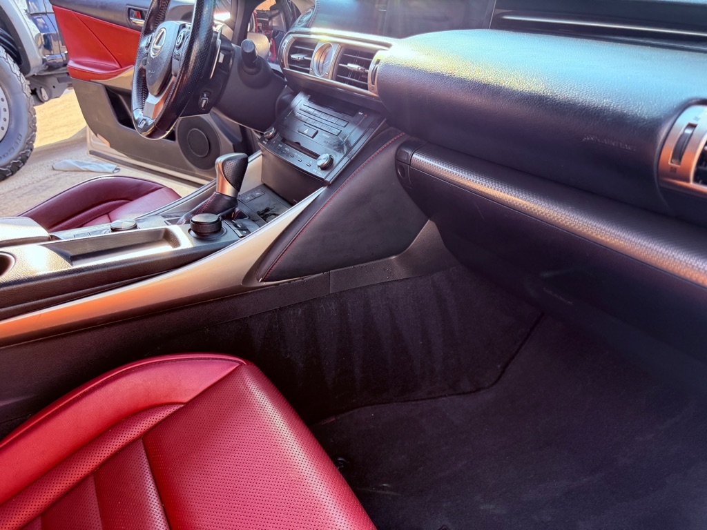 Lexus IS 200t 2016 Lexus IS 200t 2016