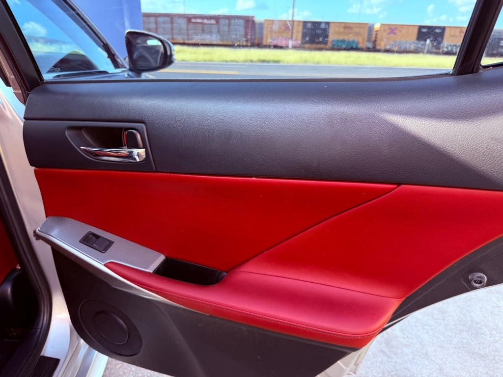 Lexus IS 200t 2016 Lexus IS 200t 2016