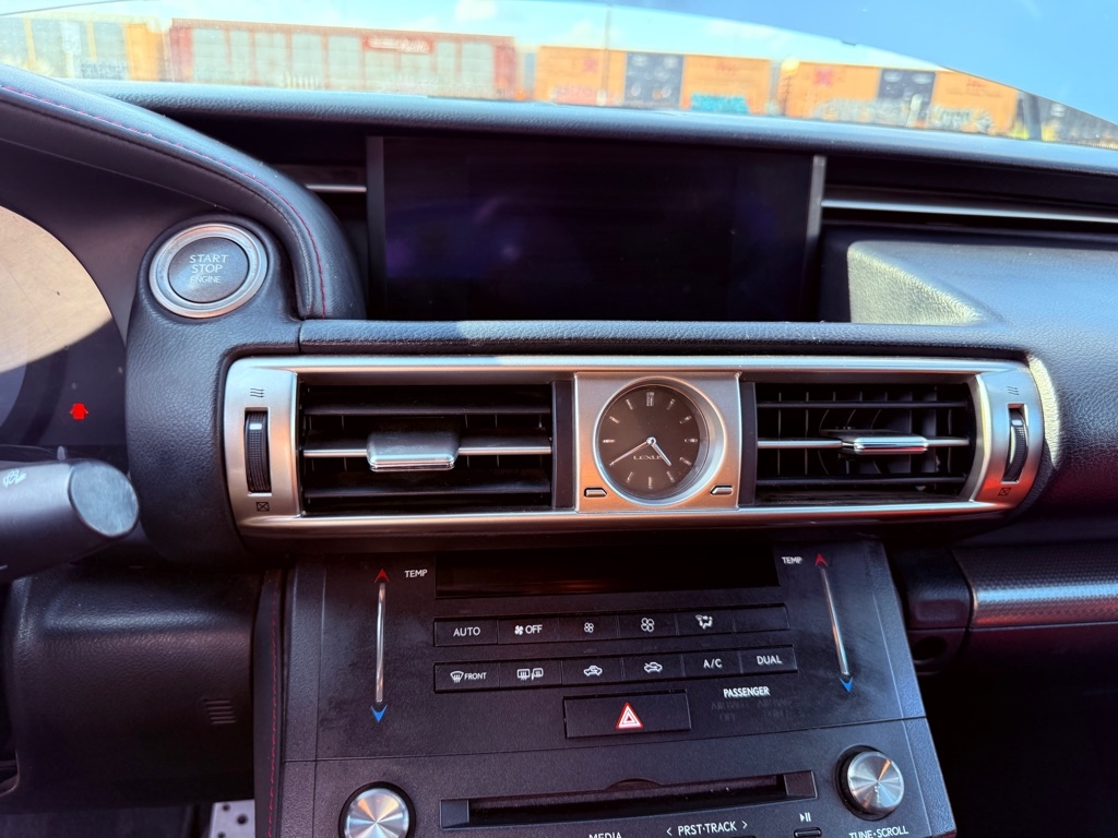 Lexus IS 200t 2016 Lexus IS 200t 2016