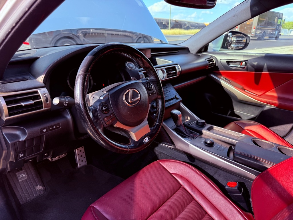 Lexus IS 200t 2016 Lexus IS 200t 2016