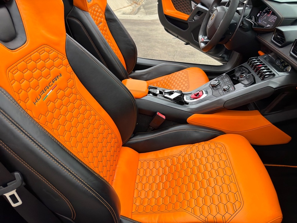 2019 Lamborghini Huracan Spyder photo 4