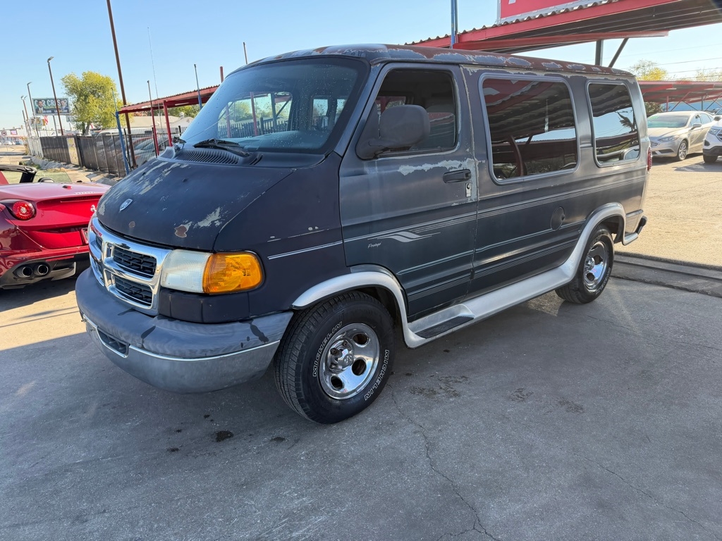 Dodge Ram Van 1500 SWB 2000