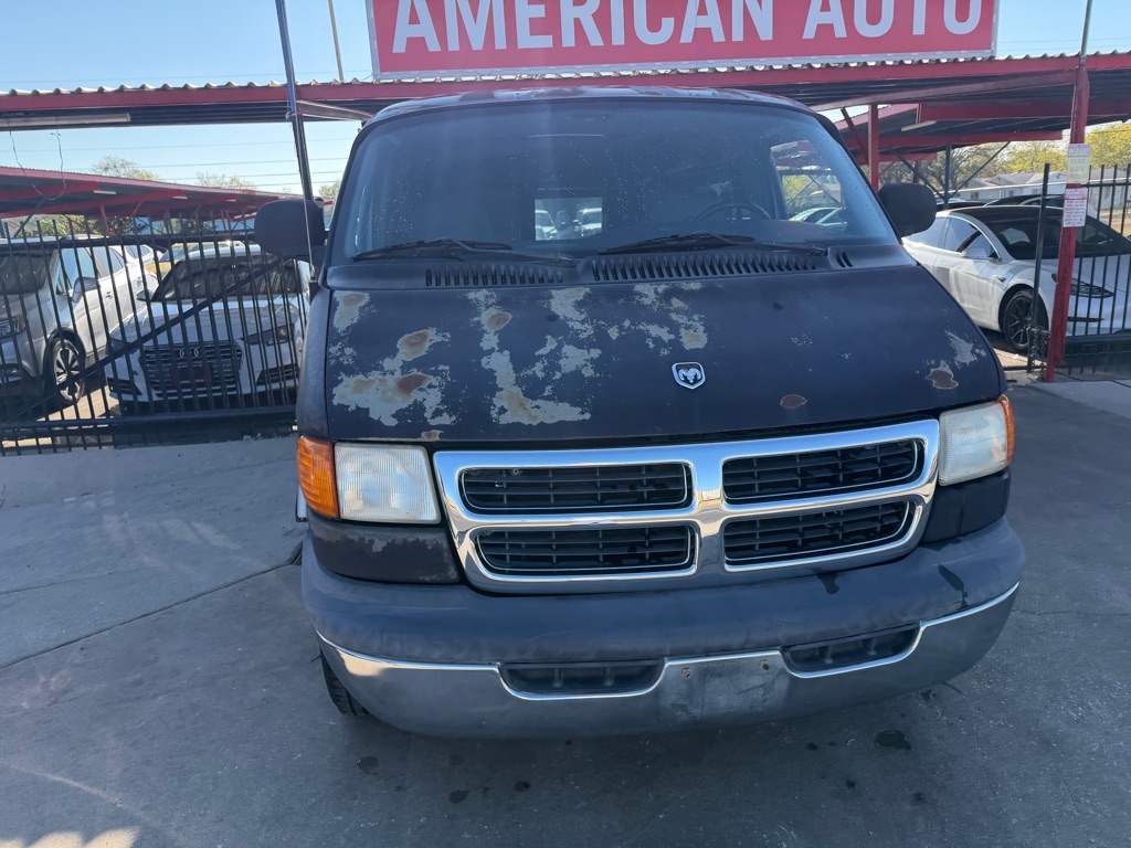 Dodge Ram Van 1500 SWB 2000