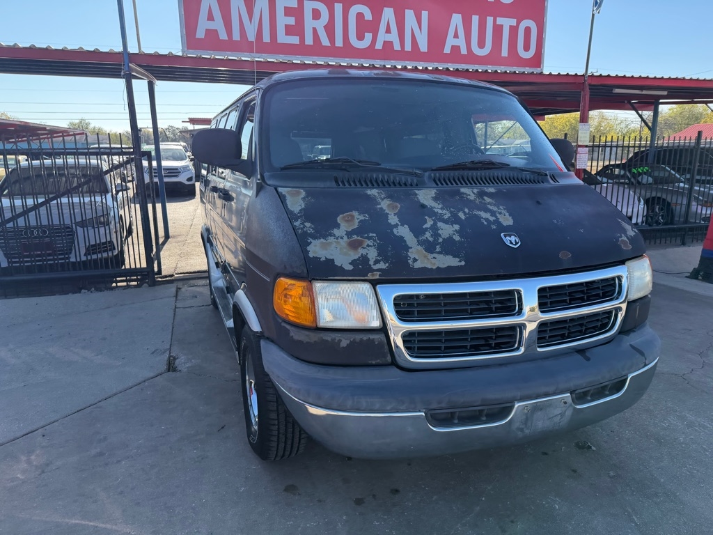 Dodge Ram Van 1500 SWB 2000