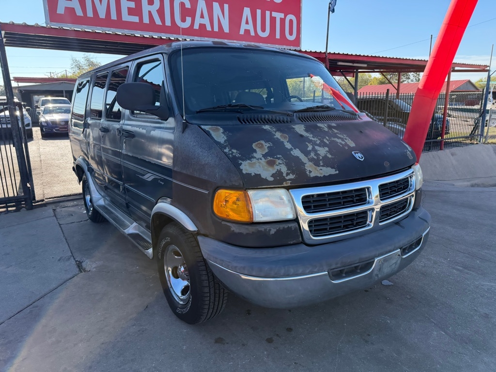 Dodge Ram Van 1500 SWB 2000