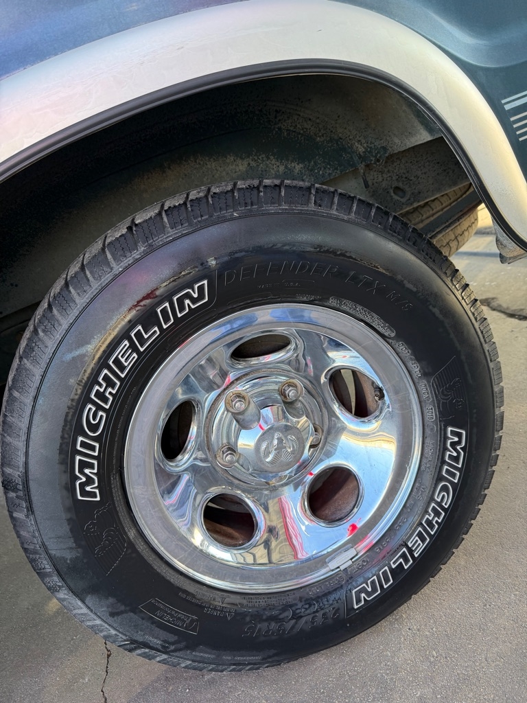 Dodge Ram Van 1500 SWB 2000