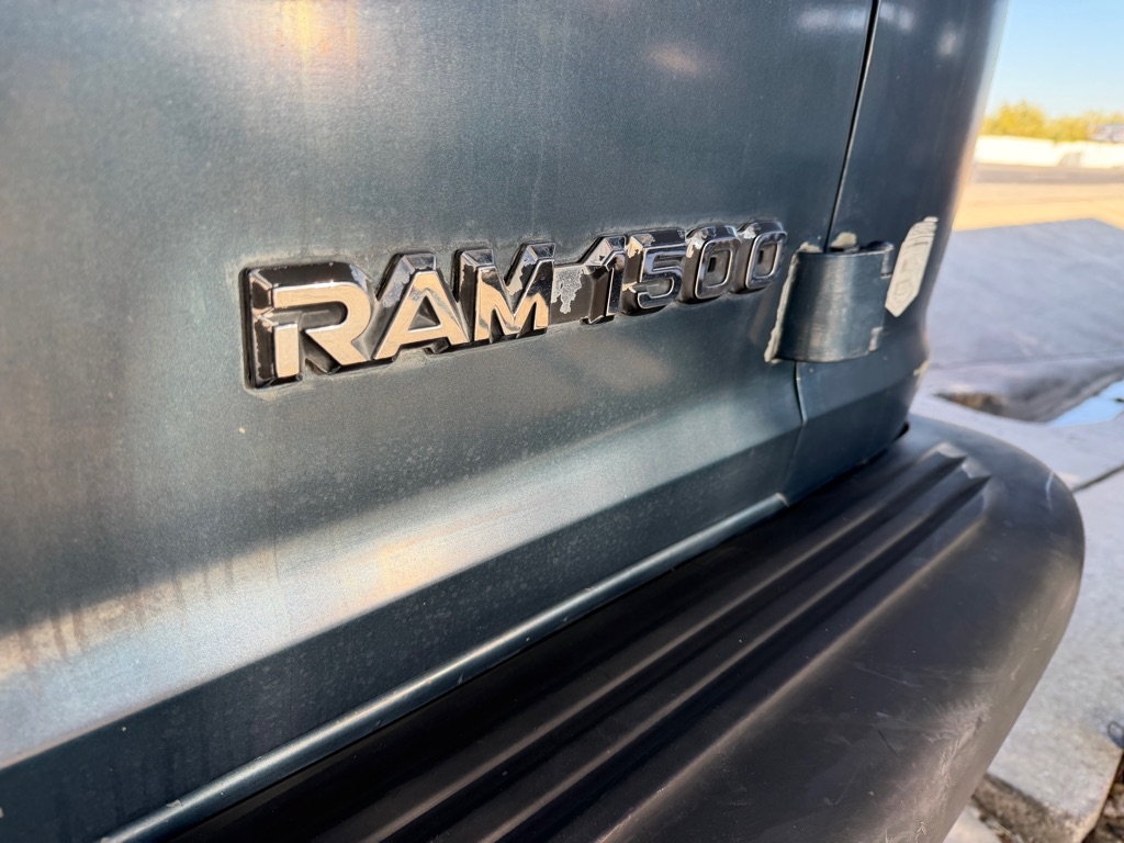 Dodge Ram Van 1500 SWB 2000