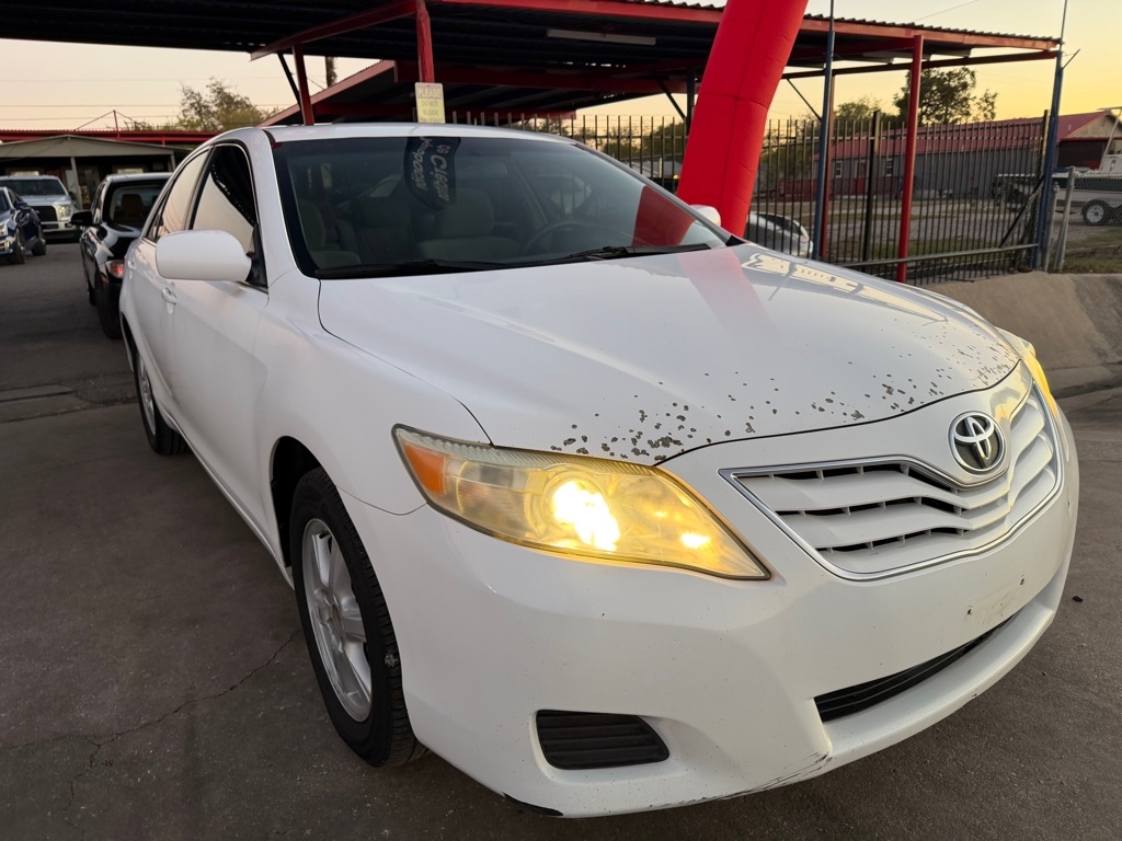 Toyota Camry SE 6-Spd MT 2010