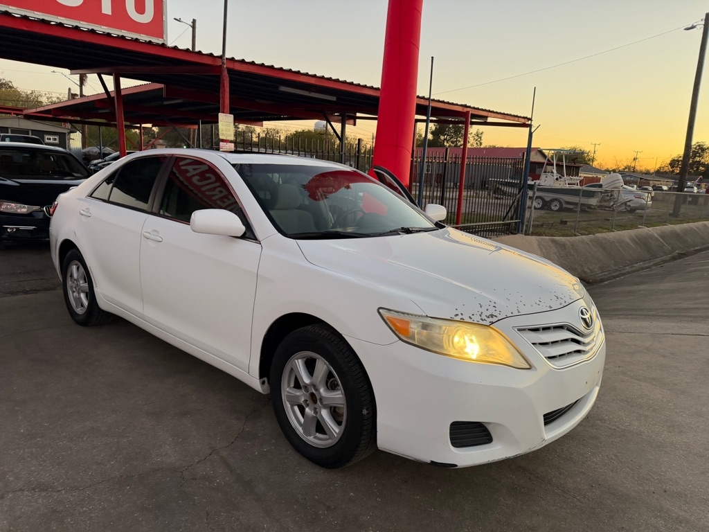 Toyota Camry SE 6-Spd MT 2010