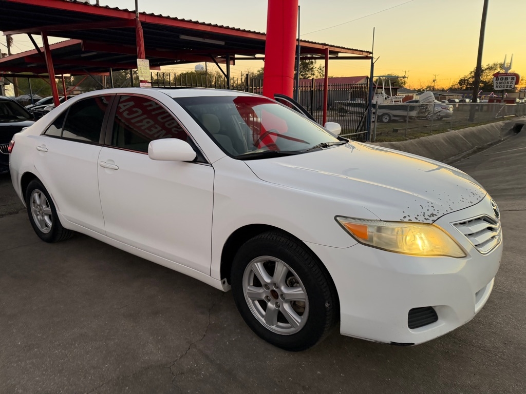 Toyota Camry SE 6-Spd MT 2010