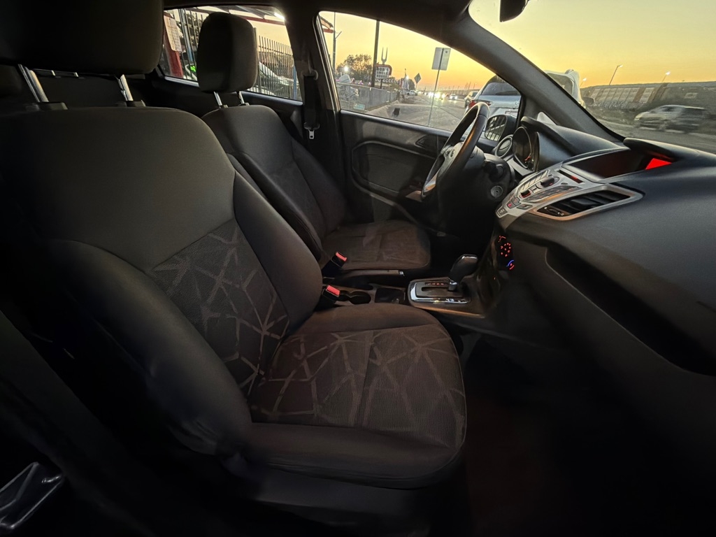 Ford Fiesta SES Hatchback 2012