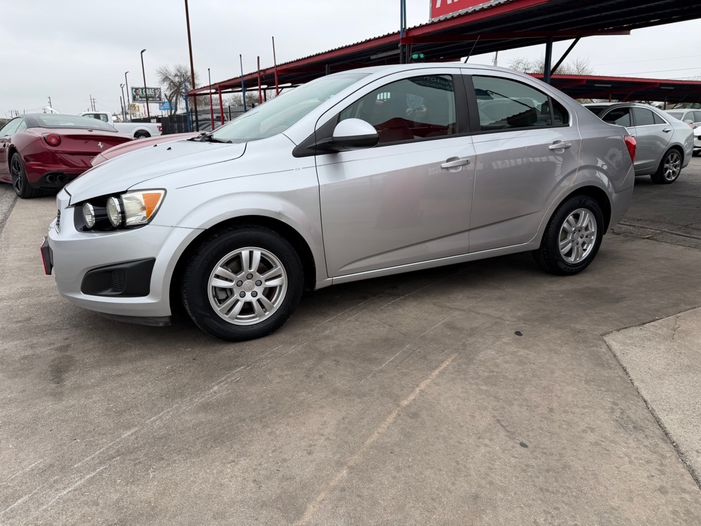 Chevrolet Sonic LS Auto Sedan 2013