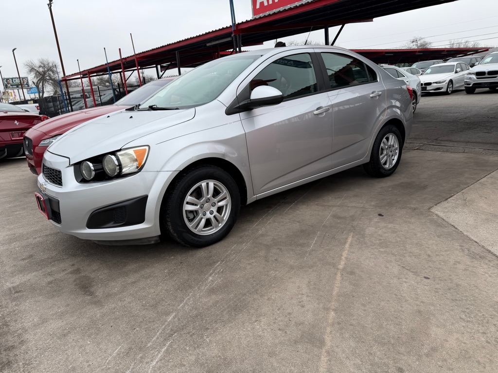 Chevrolet Sonic LS Auto Sedan 2013