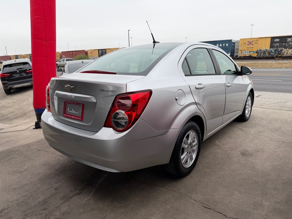 Chevrolet Sonic LS Auto Sedan 2013