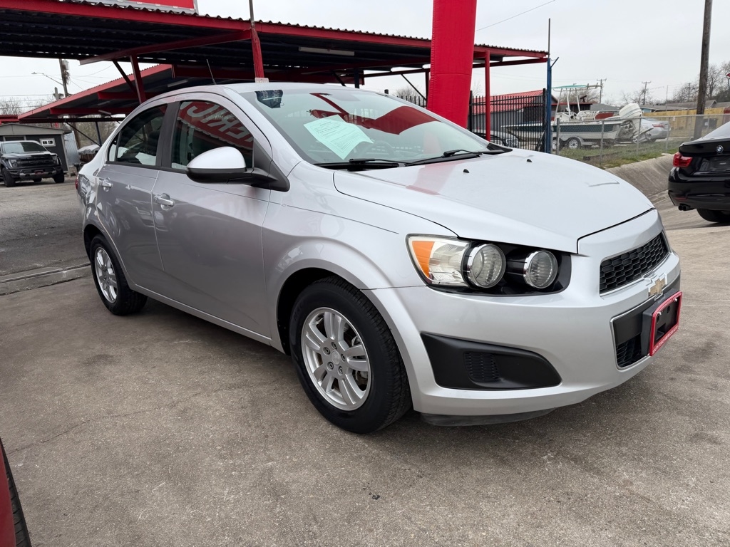 Chevrolet Sonic LS Auto Sedan 2013