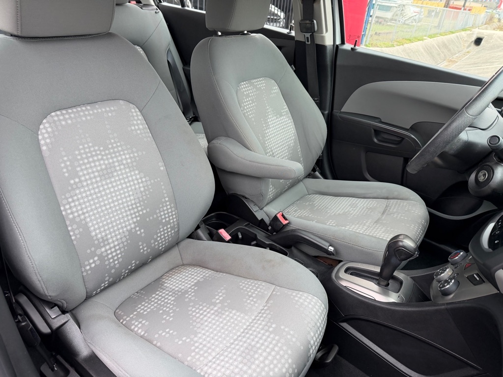 Chevrolet Sonic LS Auto Sedan 2013