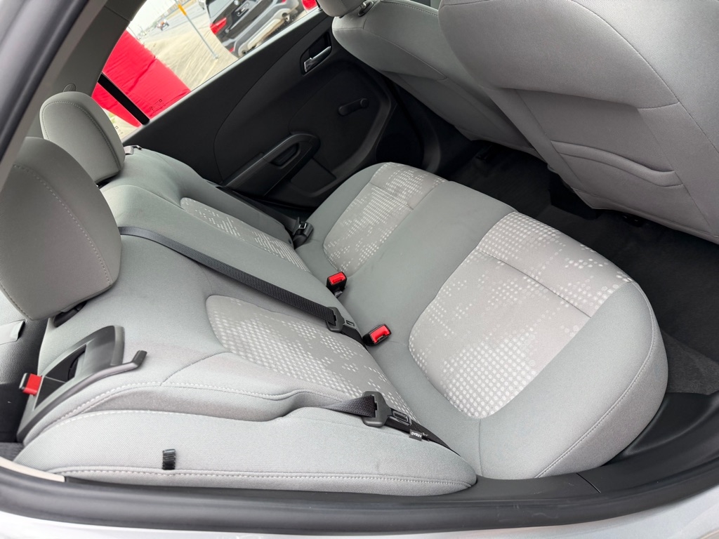 Chevrolet Sonic LS Auto Sedan 2013