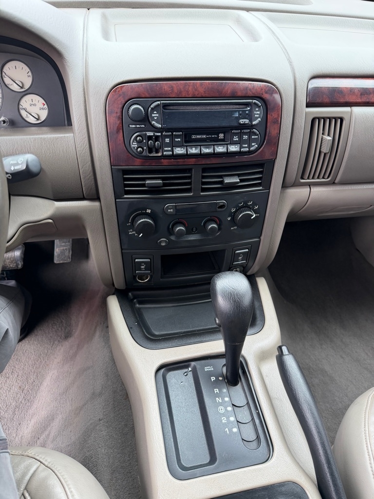 Jeep Grand Cherokee Limited 2WD 2004