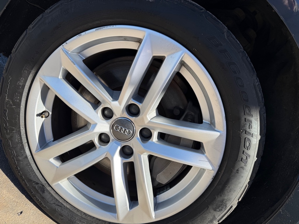 Audi A4 2.0T Premium Sedan 2017