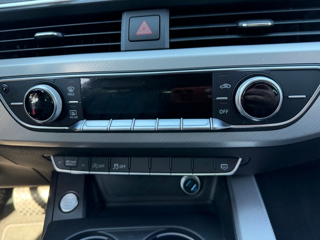 Audi A4 2.0T Premium Sedan 2017