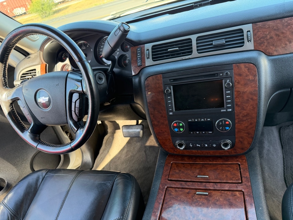 Chevrolet Suburban LS 1500 2WD 2008