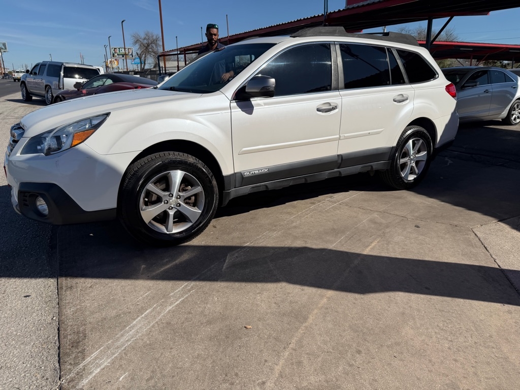 2014 Subaru Outback Limited's photo