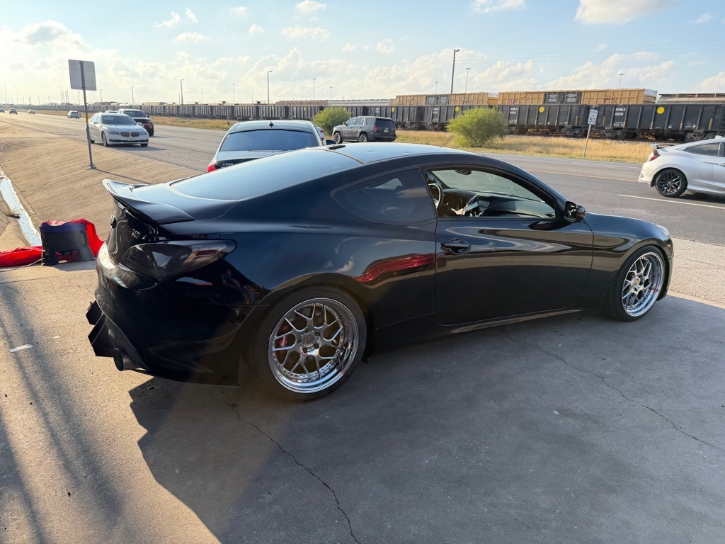 Hyundai Genesis Coupe 2.0T 8AT 2014