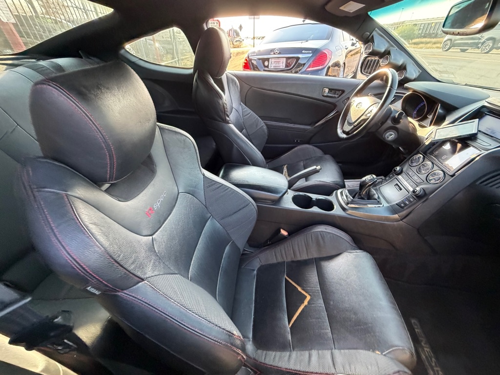 Hyundai Genesis Coupe 2.0T 8AT 2014